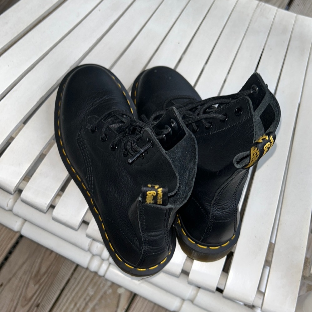 Dr Marten woman boot leather